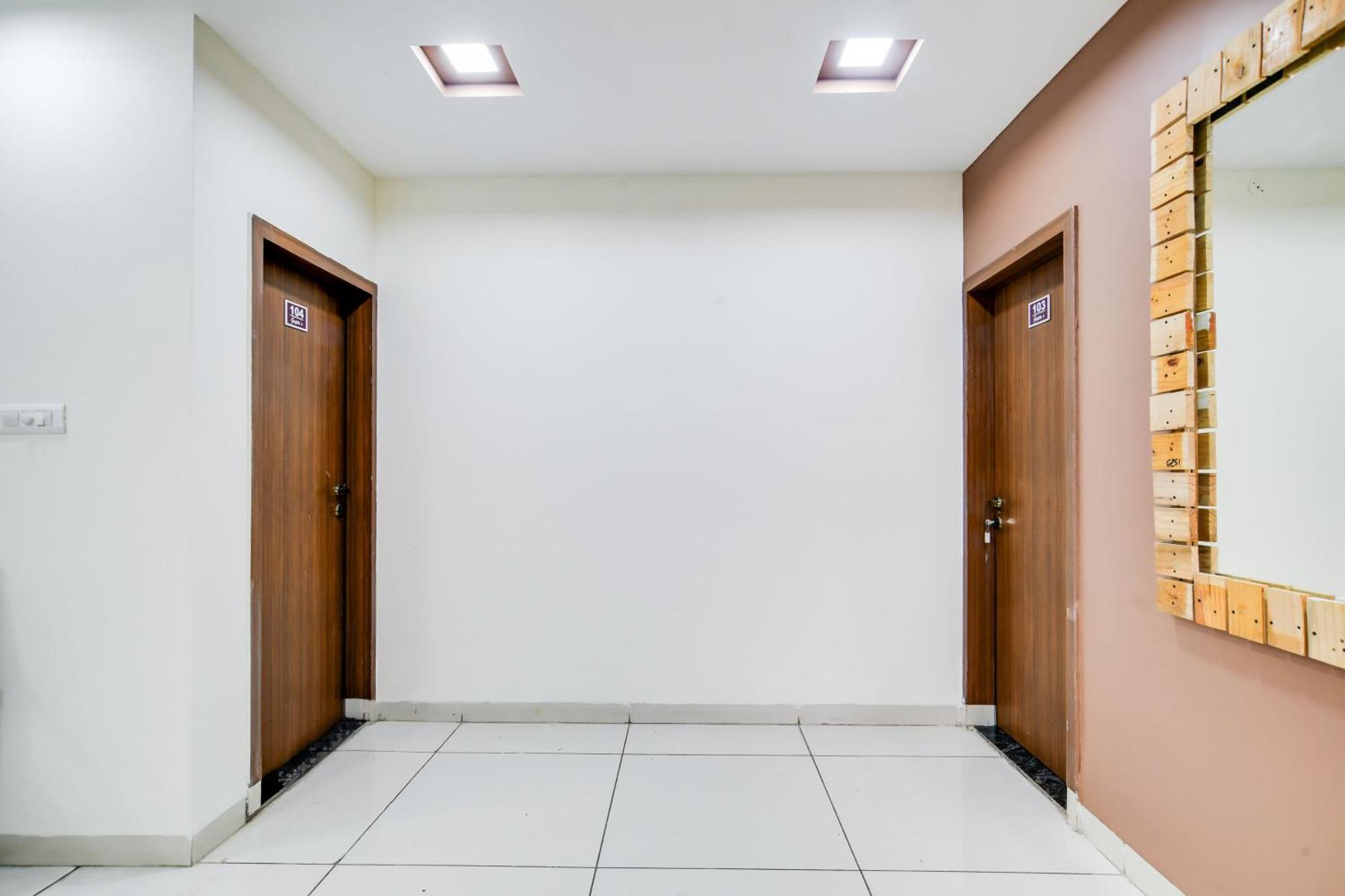 Super Collection O Indore Near Omax City 1 Kanadiya المظهر الخارجي الصورة