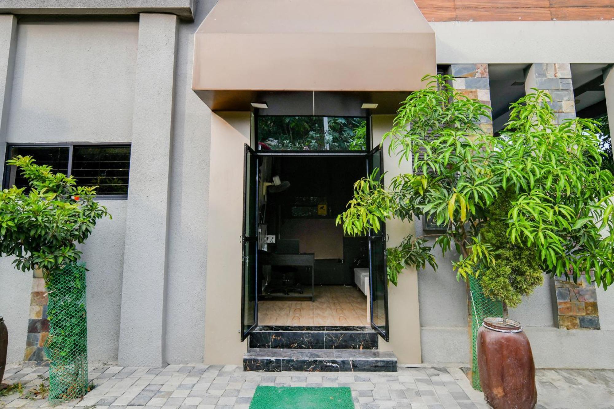 Super Collection O Indore Near Omax City 1 Kanadiya المظهر الخارجي الصورة