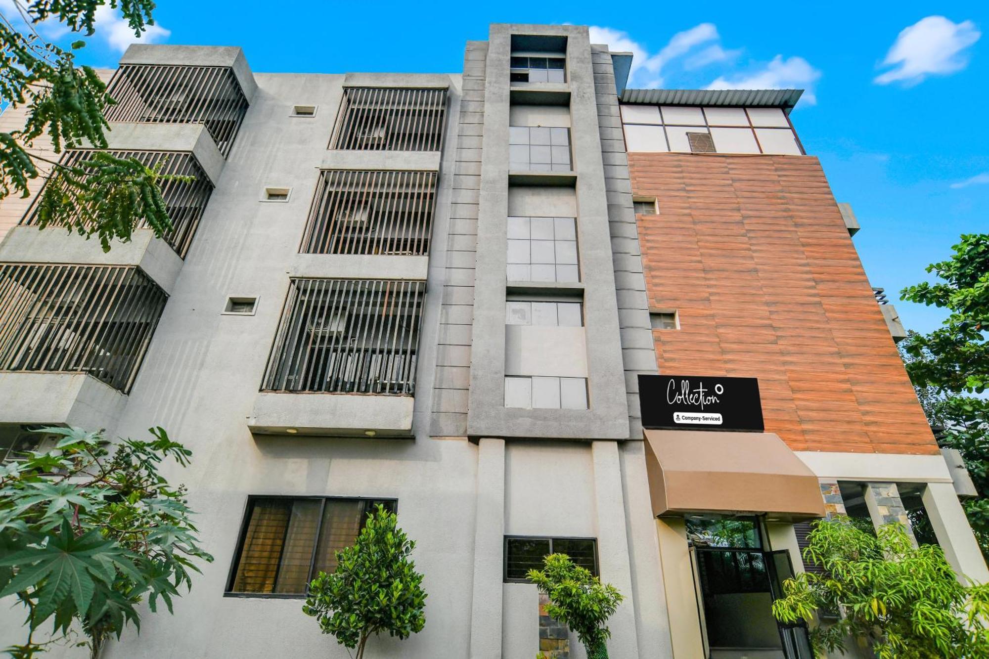 Super Collection O Indore Near Omax City 1 Kanadiya المظهر الخارجي الصورة