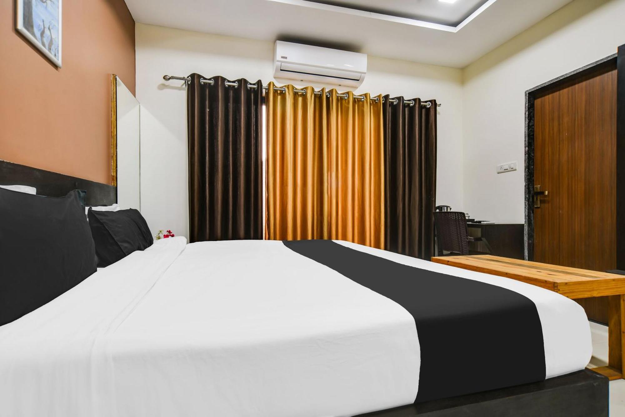 Super Collection O Indore Near Omax City 1 Kanadiya المظهر الخارجي الصورة