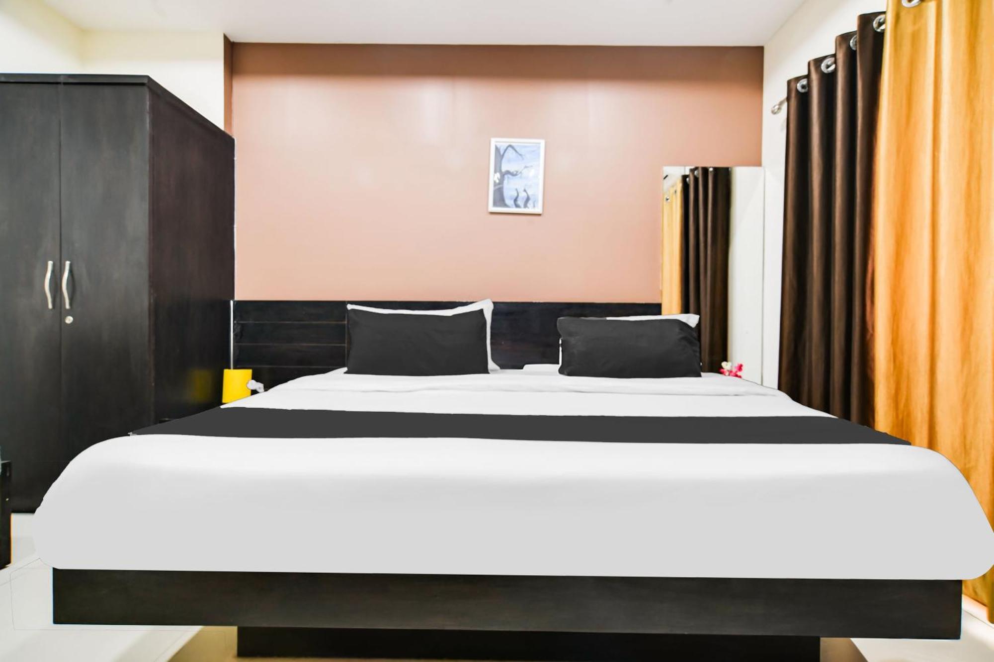 Super Collection O Indore Near Omax City 1 Kanadiya المظهر الخارجي الصورة